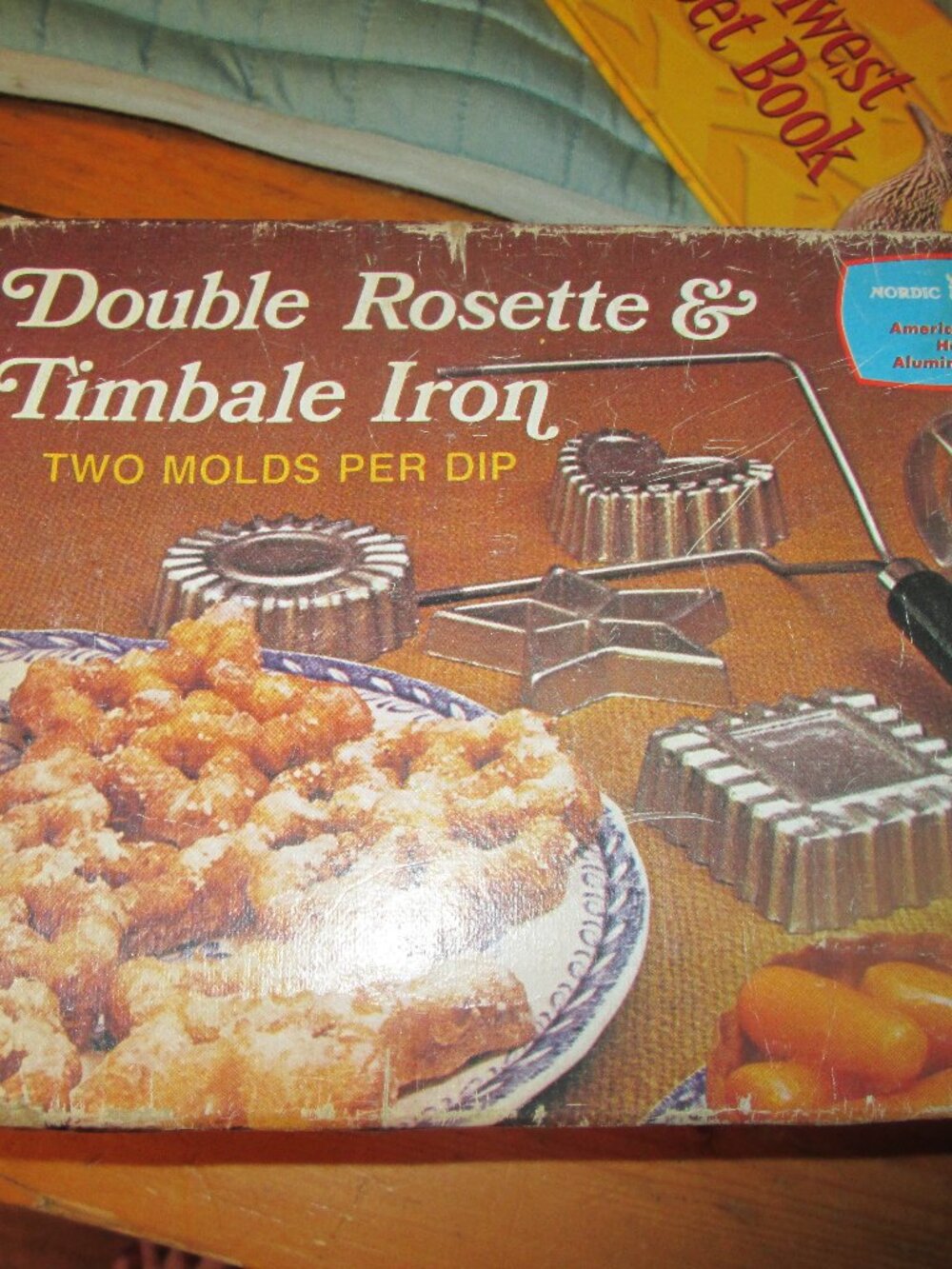 nos NORDIC WARE DOUBLE ROSETTE & TIMBLE IRON new IN BOX